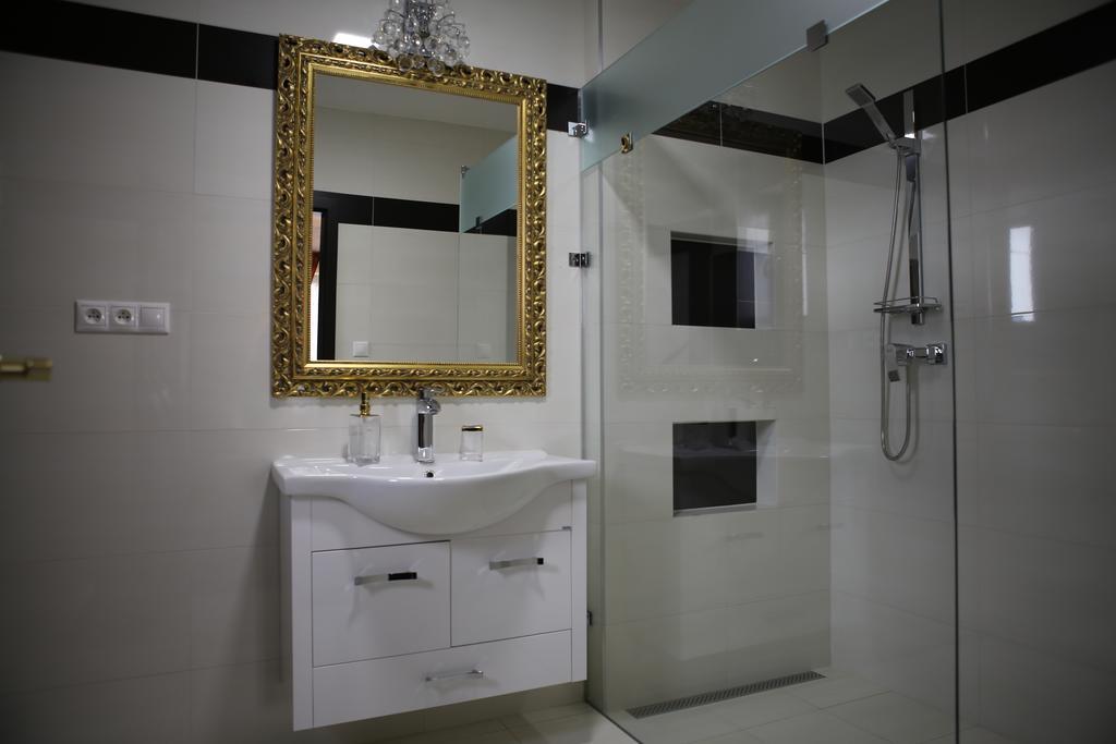 Hotel Kotva Bratislava Ruang foto