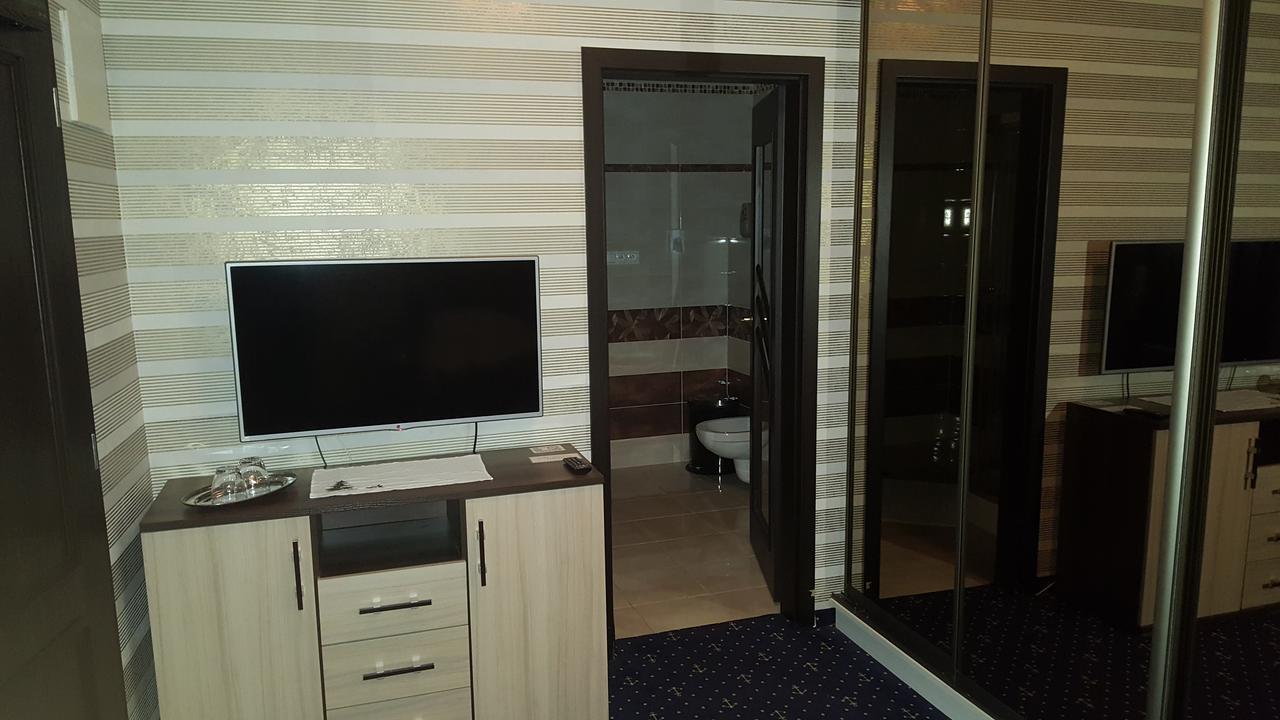 Hotel Kotva Bratislava Bagian luar foto