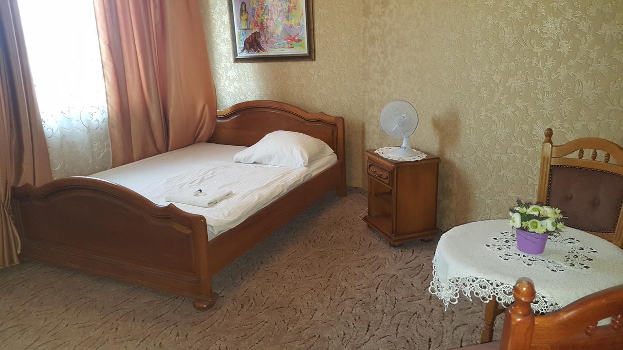 Hotel Kotva Bratislava Bagian luar foto